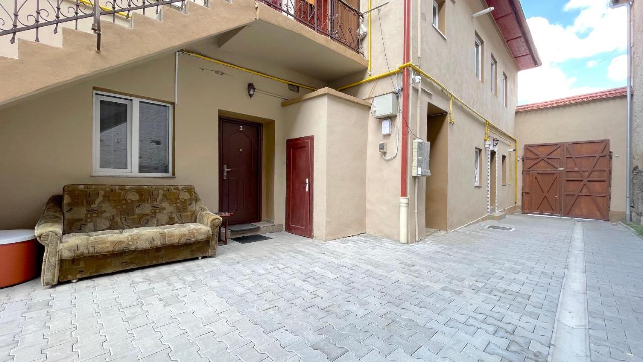 Evu Long Street Lägenhet Braşov Exteriör bild