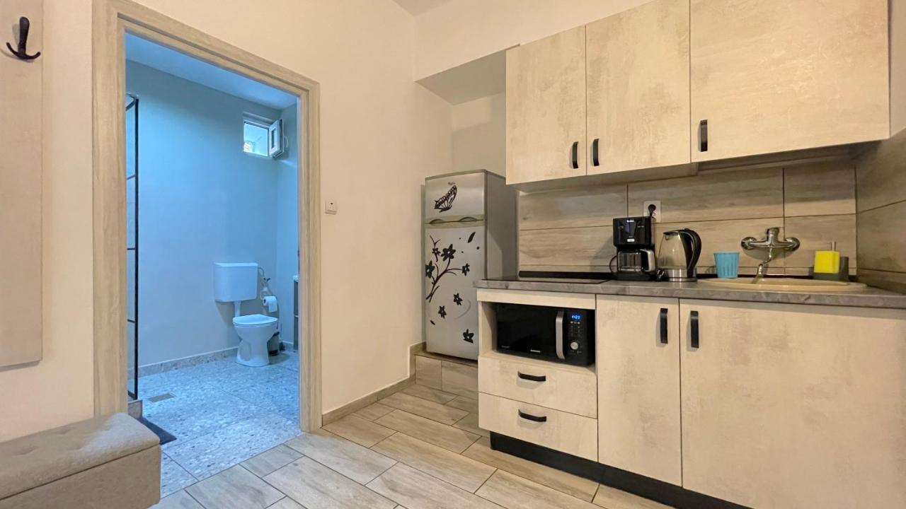Evu Long Street Lägenhet Braşov Exteriör bild