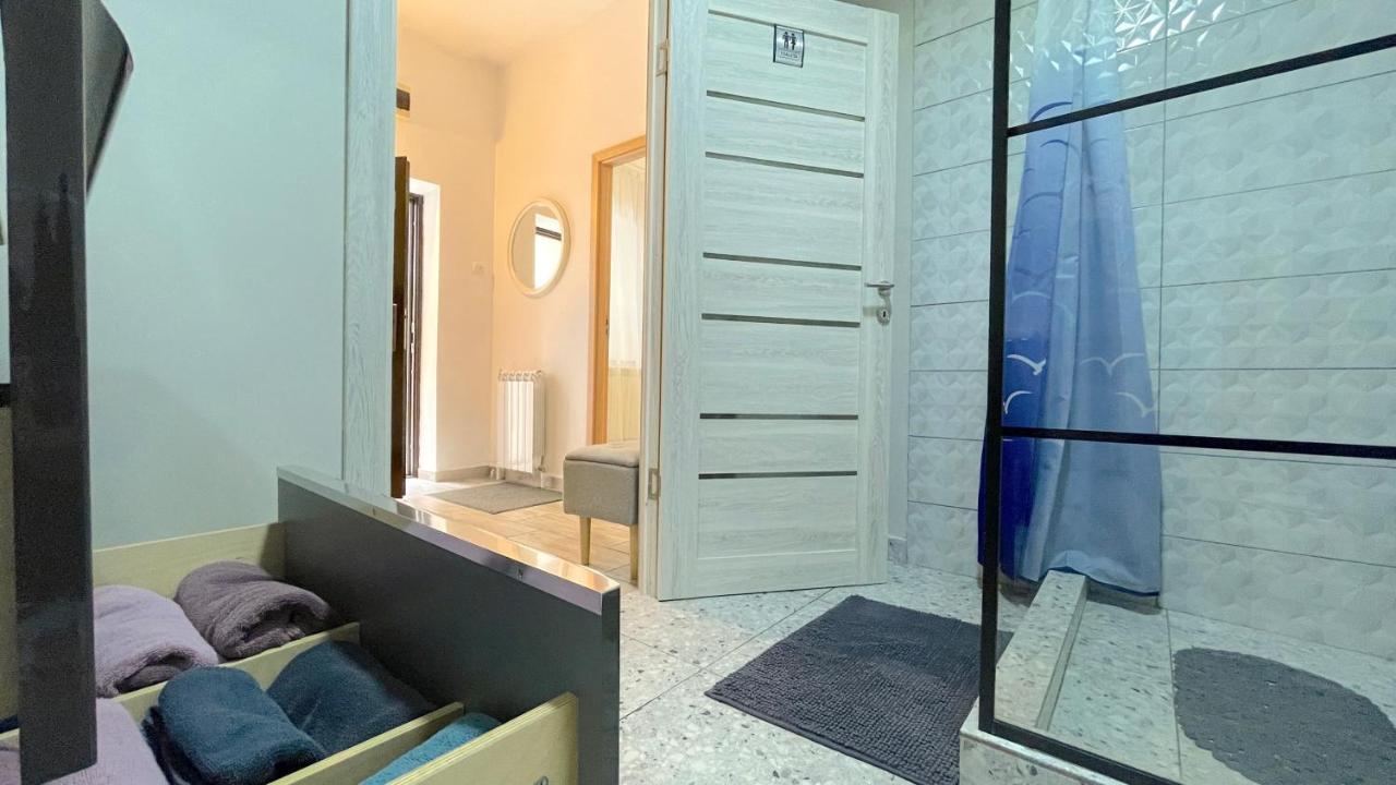 Evu Long Street Lägenhet Braşov Exteriör bild