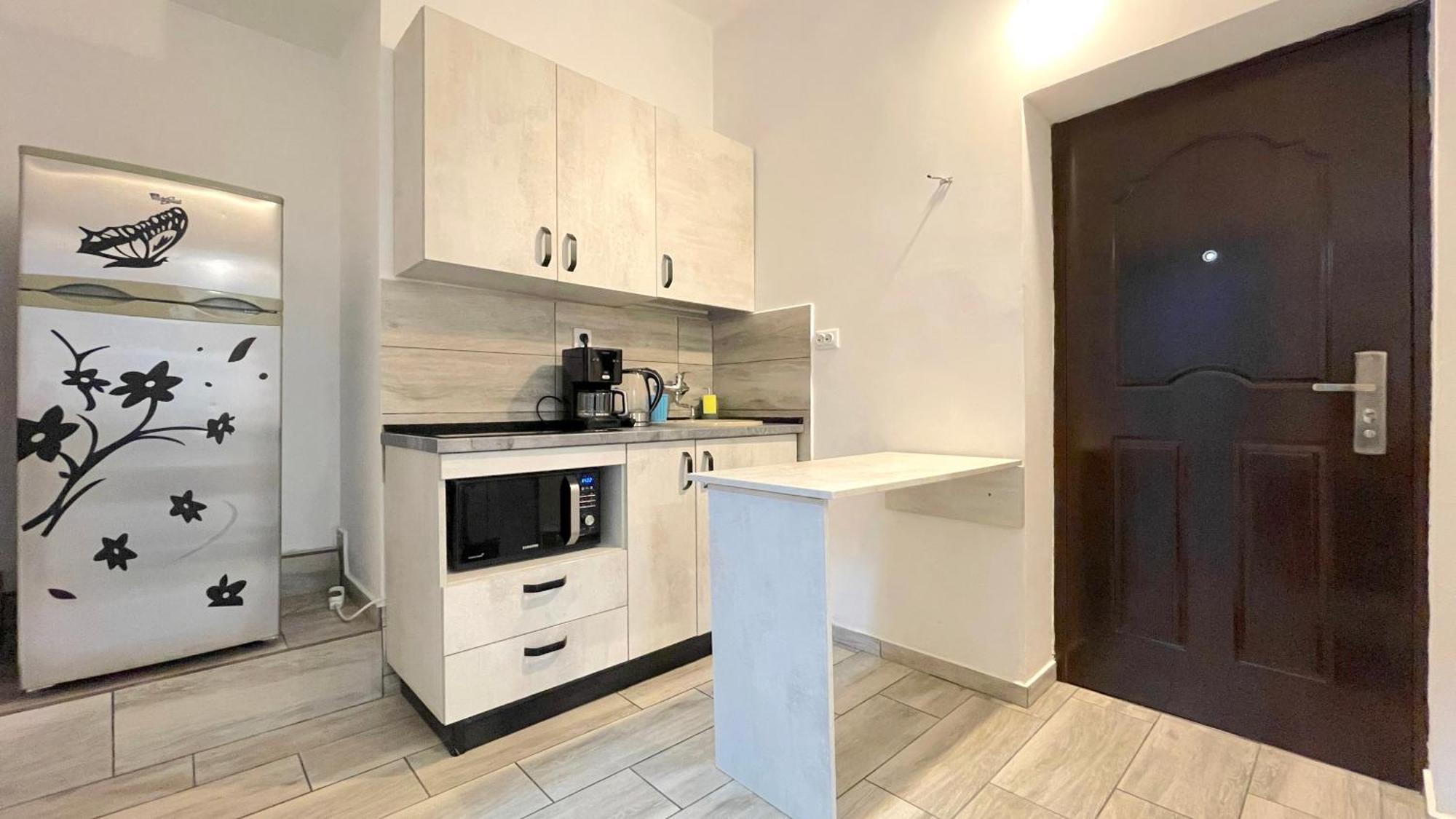 Evu Long Street Lägenhet Braşov Exteriör bild