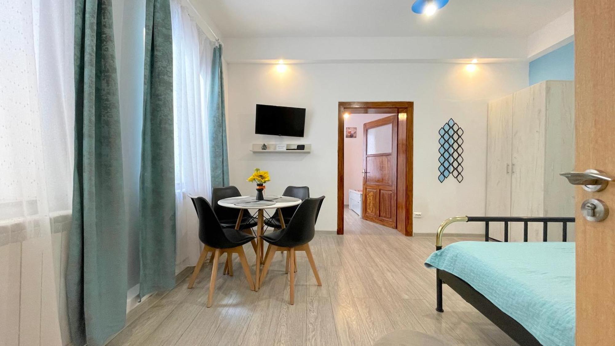 Evu Long Street Lägenhet Braşov Exteriör bild