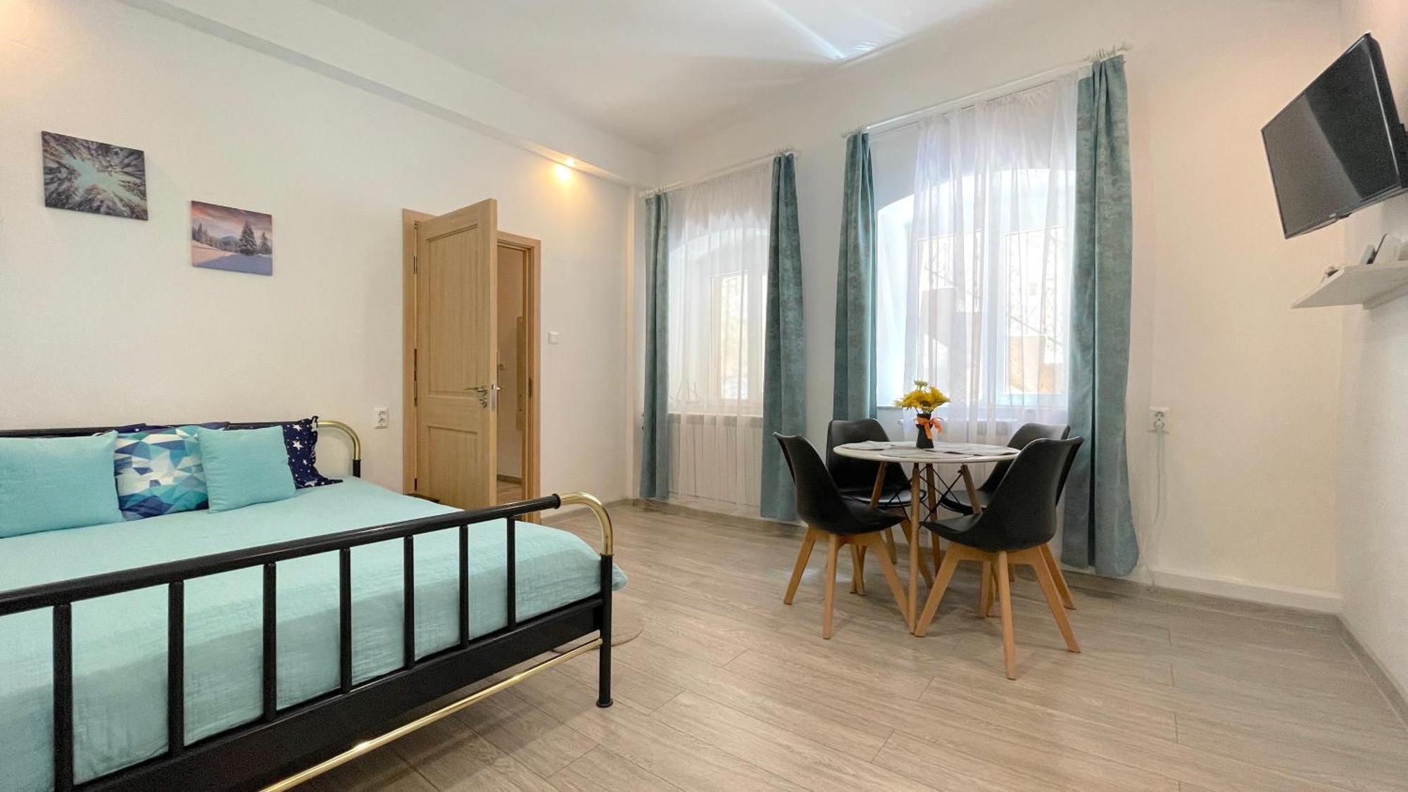 Evu Long Street Lägenhet Braşov Exteriör bild