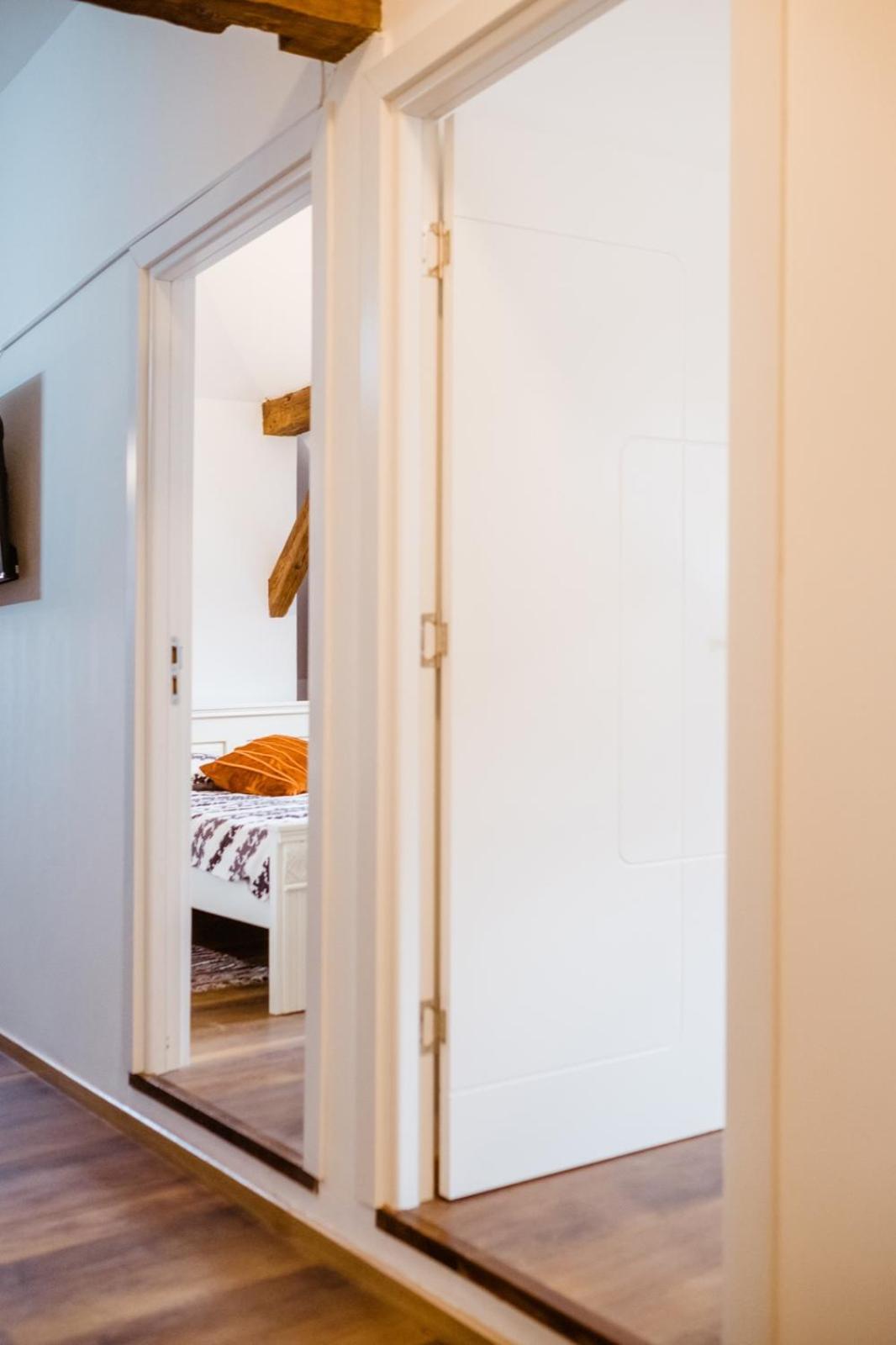 Evu Long Street Lägenhet Braşov Exteriör bild