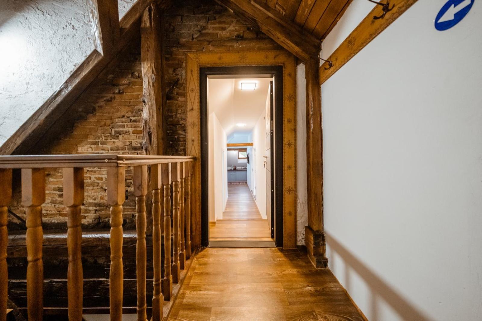 Evu Long Street Lägenhet Braşov Exteriör bild